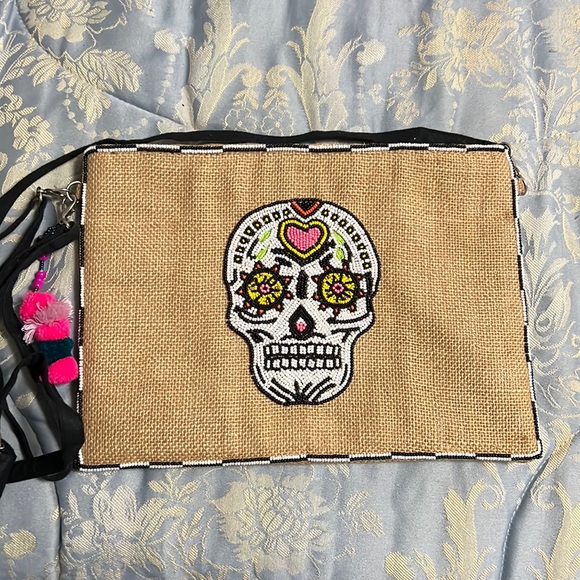 Skull beaded wristlet / crossbody bag - Picture 1 of 8